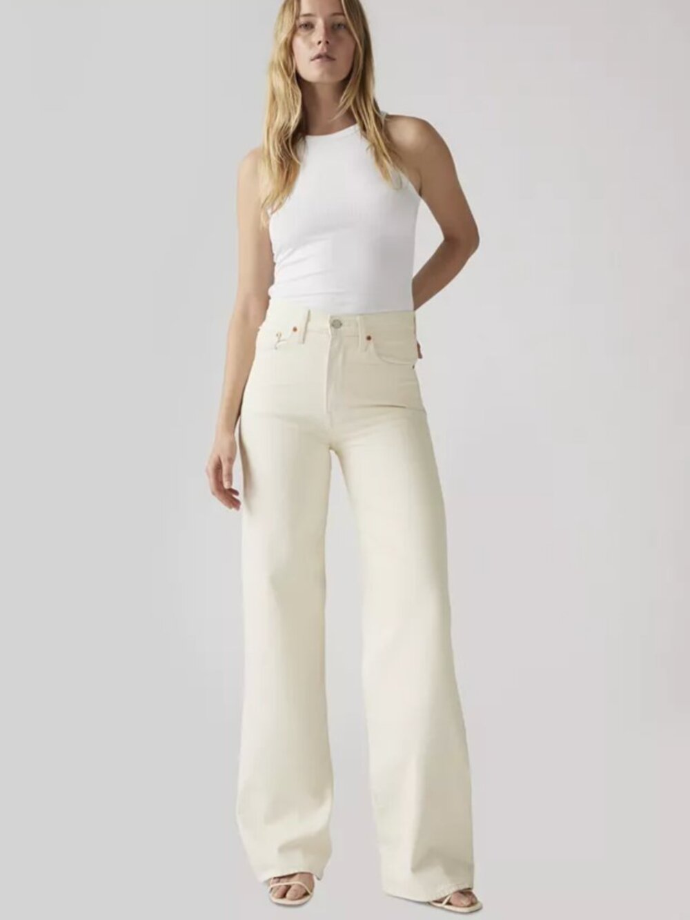 Levi's Premium Women Barely Freezing Ribcage Wide Leg Jeans Size 27x32 NWT 110$